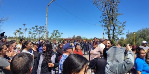 Sin solución: Vecinos de la Isla del Río Diamante volvieron a manifestarse